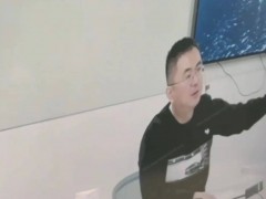 员工获N+1赔偿，极越闪崩事件存疑：夏一平做局，倒逼股东出钱？